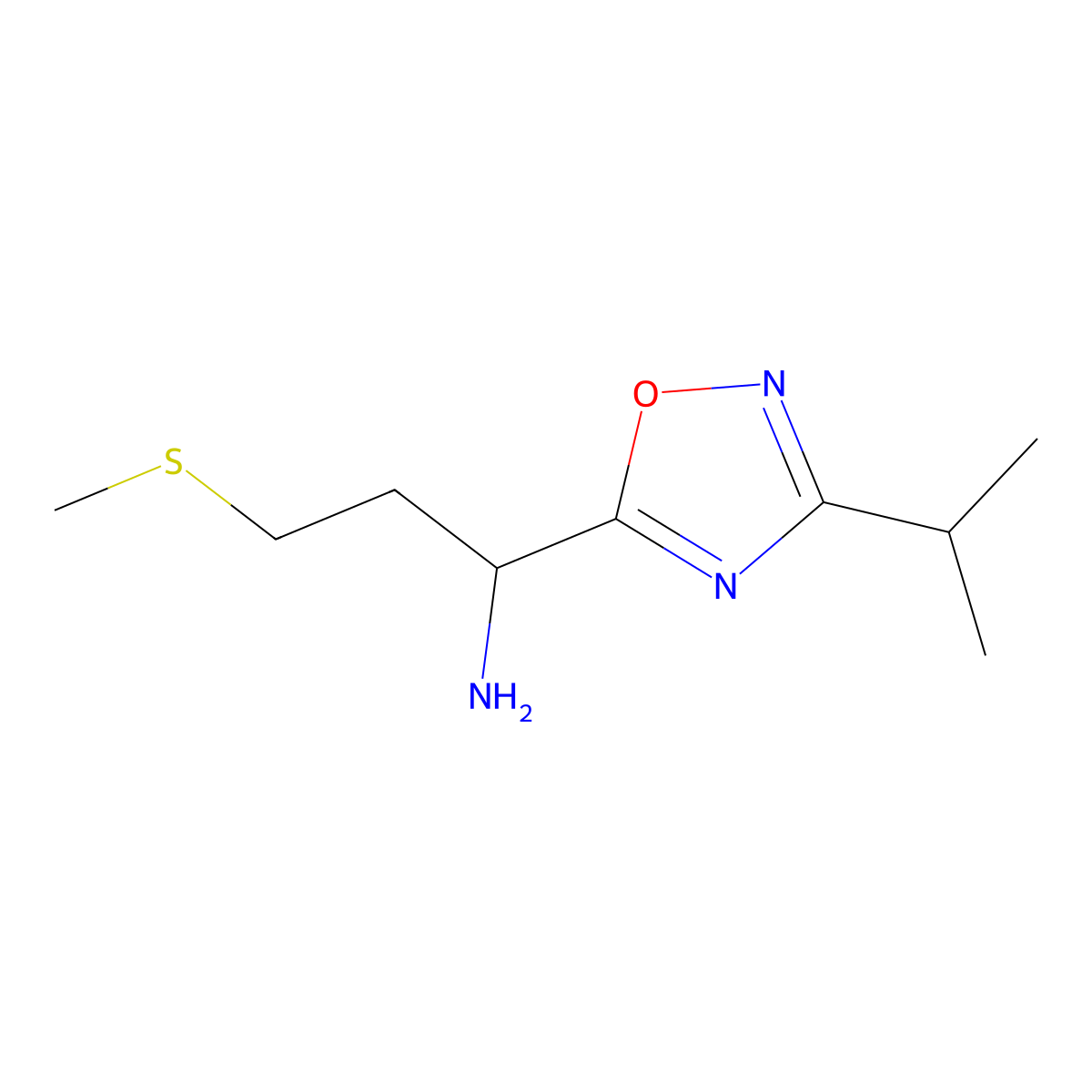 3-(Methylsulfanyl)-1-[3-(propan-2-yl)-1,2,4-oxadiazol-5-yl]propan-1-amine molecular structure, CAS 1040004-58-7