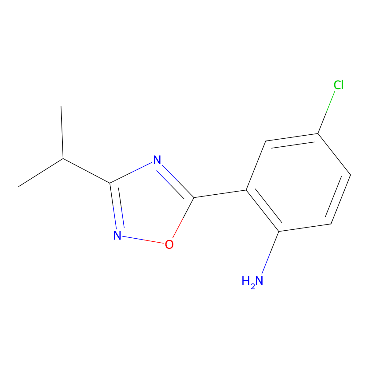 4-Chloro-2-[3-(propan-2-yl)-1,2,4-oxadiazol-5-yl]aniline molecular structure, CAS 1040079-81-9