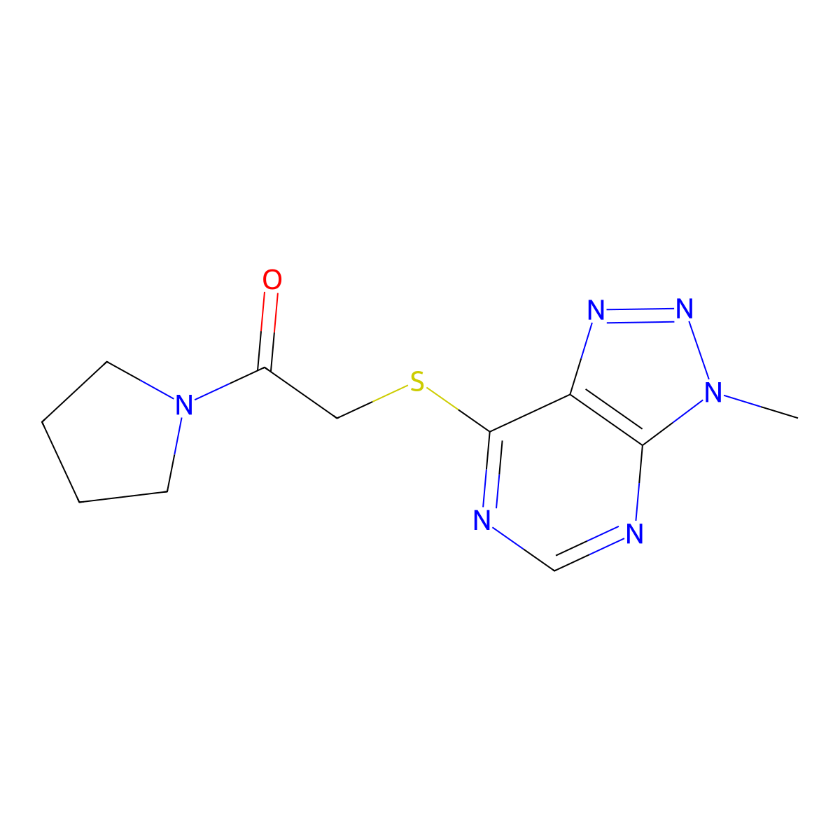 2-({3-methyl-3H-[1,2,3]triazolo[4,5-d]pyrimidin-7-yl}sulfanyl)-1-(pyrrolidin-1-yl)ethan-1-one molecular structure, CAS 1060184-94-2