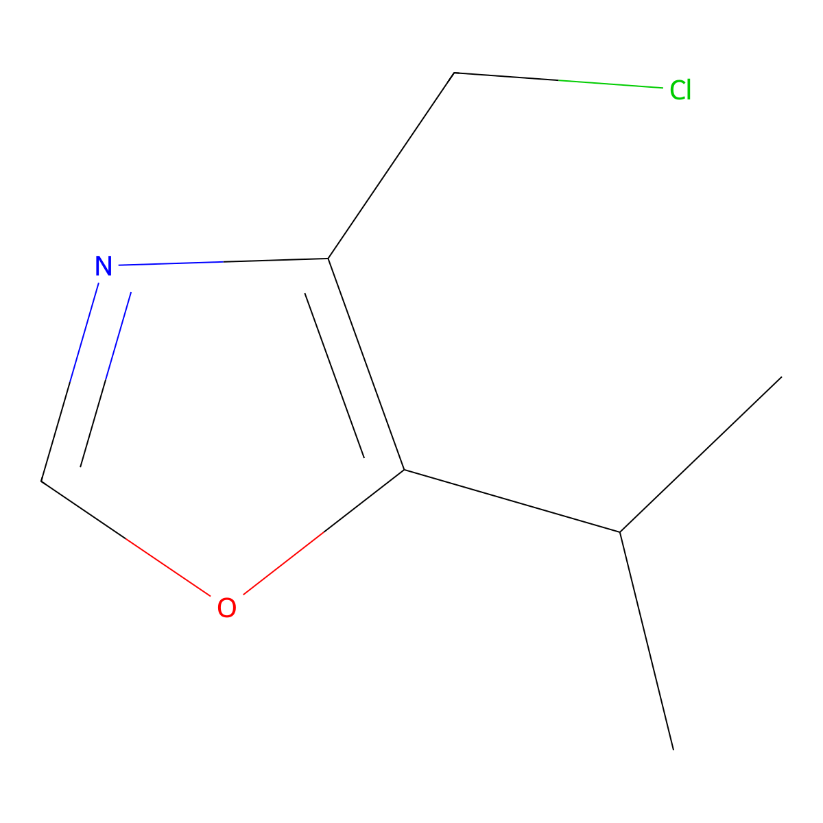 4-(Chloromethyl)-5-(propan-2-yl)-1,3-oxazole molecular structure, CAS 1427379-19-8