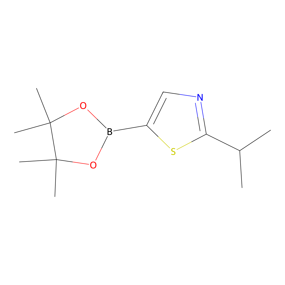 2-Isopropyl-5-(4,4,5,5-tetramethyl-1,3,2-dioxaborolan-2-yl)thiazole molecular structure, CAS 1446481-20-4