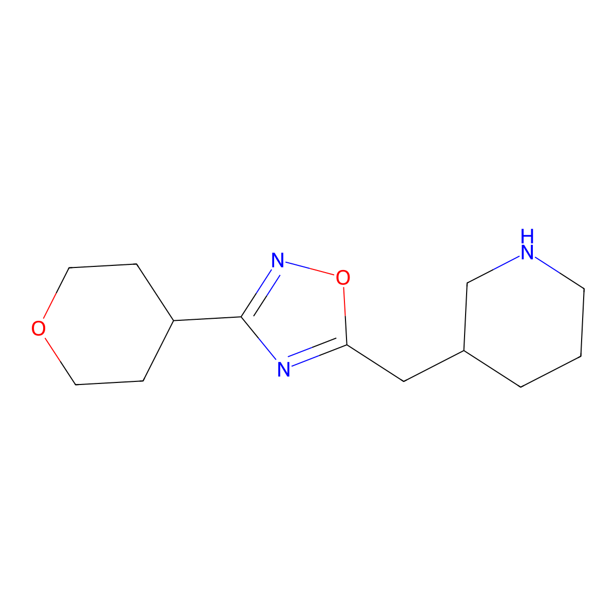3-{[3-(Oxan-4-yl)-1,2,4-oxadiazol-5-yl]methyl}piperidine molecular structure, CAS 1484598-17-5