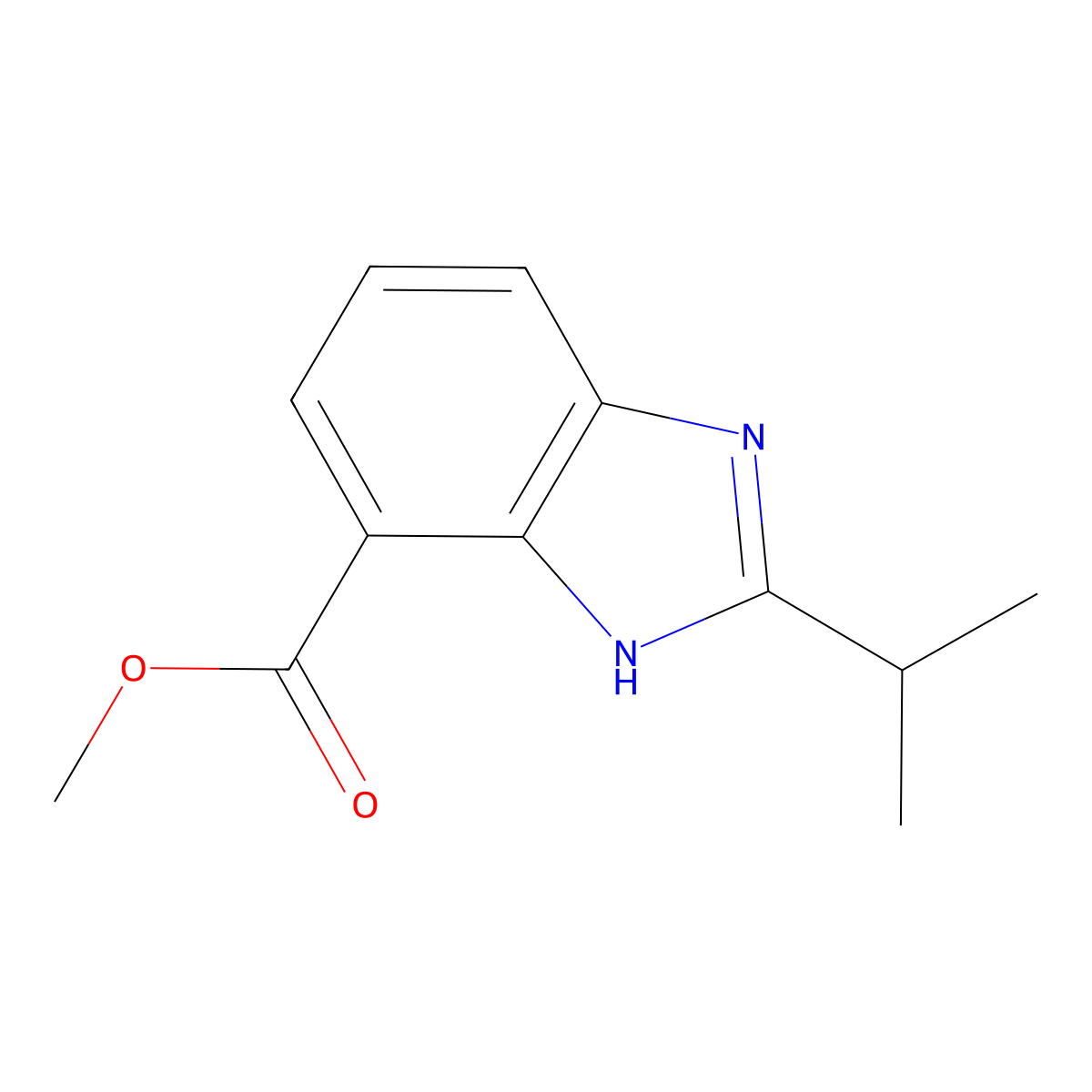 methyl 2-(propan-2-yl)-1H-1,3-benzodiazole-7-carboxylate molecular structure, CAS 1513140-00-5