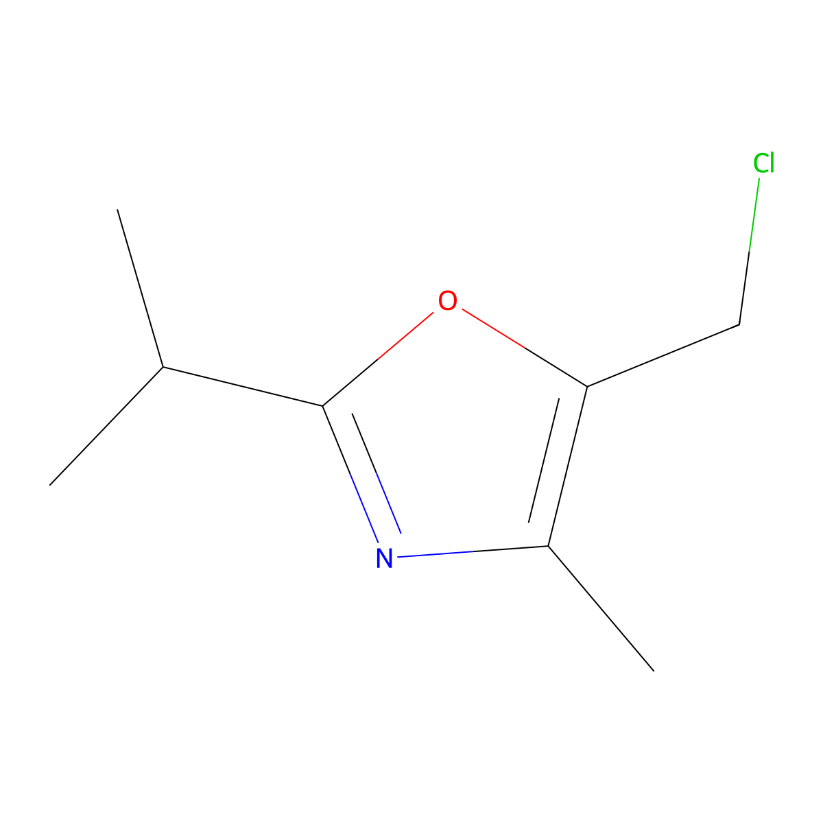 5-(Chloromethyl)-4-methyl-2-(propan-2-yl)-1,3-oxazole molecular structure, CAS 1803581-86-3
