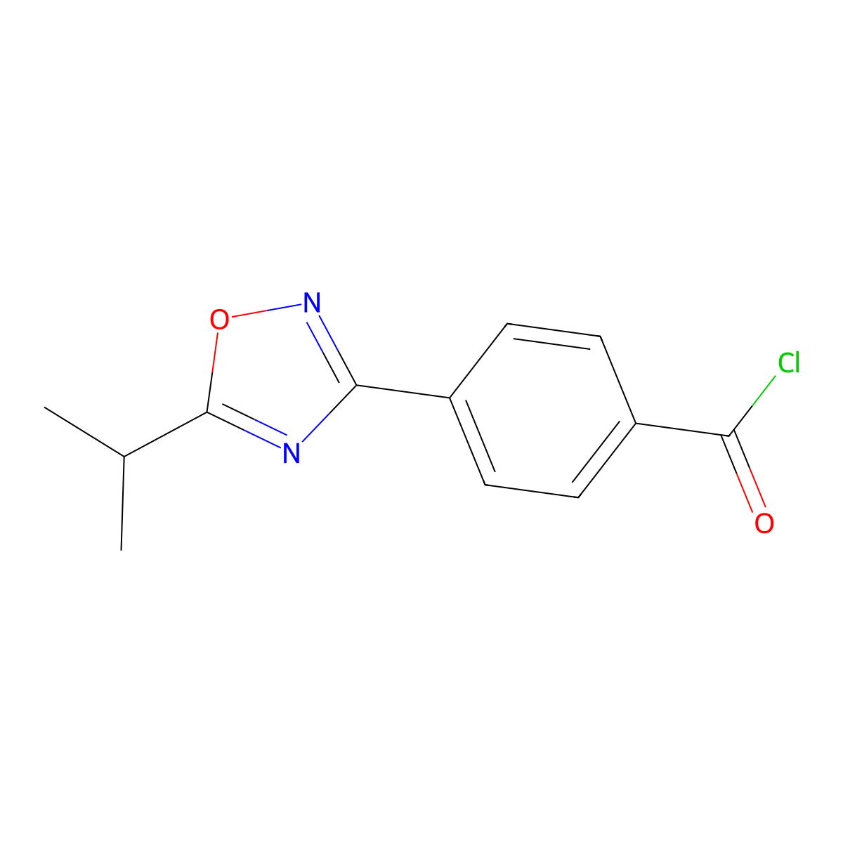 4-(5-Isopropyl-1,2,4-oxadiazol-3-yl)benzoyl chloride molecular structure, CAS 1858249-69-0