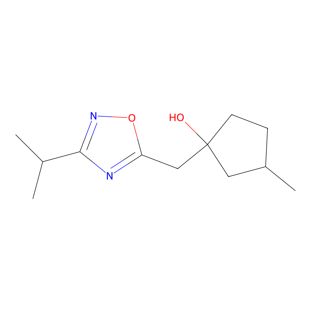 3-Methyl-1-{[3-(propan-2-yl)-1,2,4-oxadiazol-5-yl]methyl}cyclopentan-1-ol molecular structure, CAS 2060053-92-9