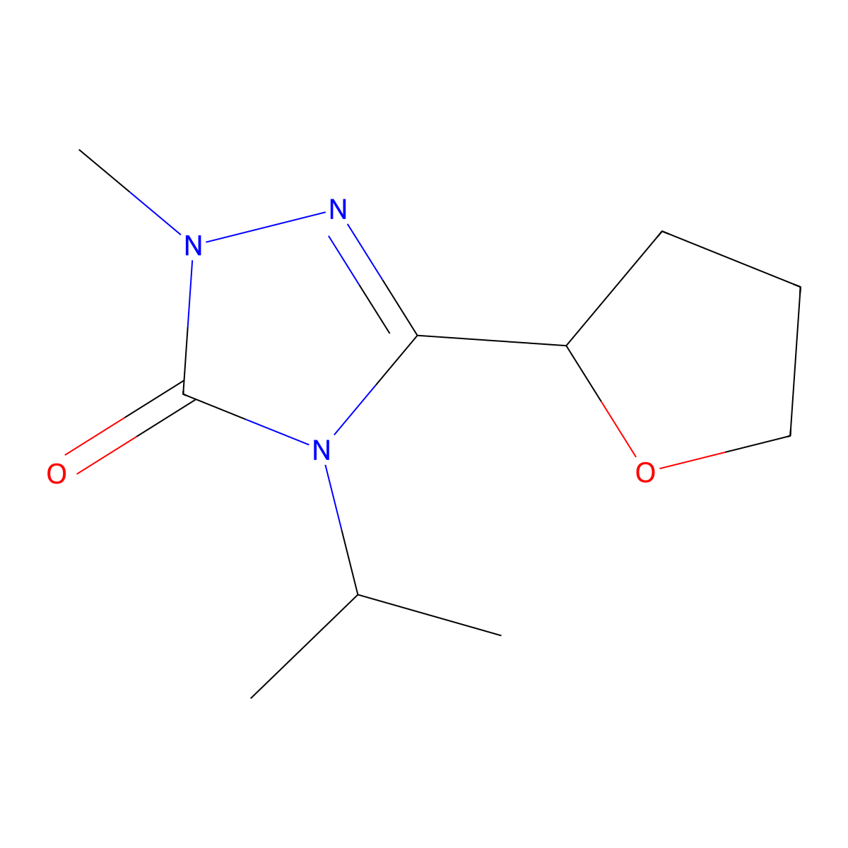 1-methyl-3-(oxolan-2-yl)-4-(propan-2-yl)-4,5-dihydro-1H-1,2,4-triazol-5-one molecular structure, CAS 2200107-73-7