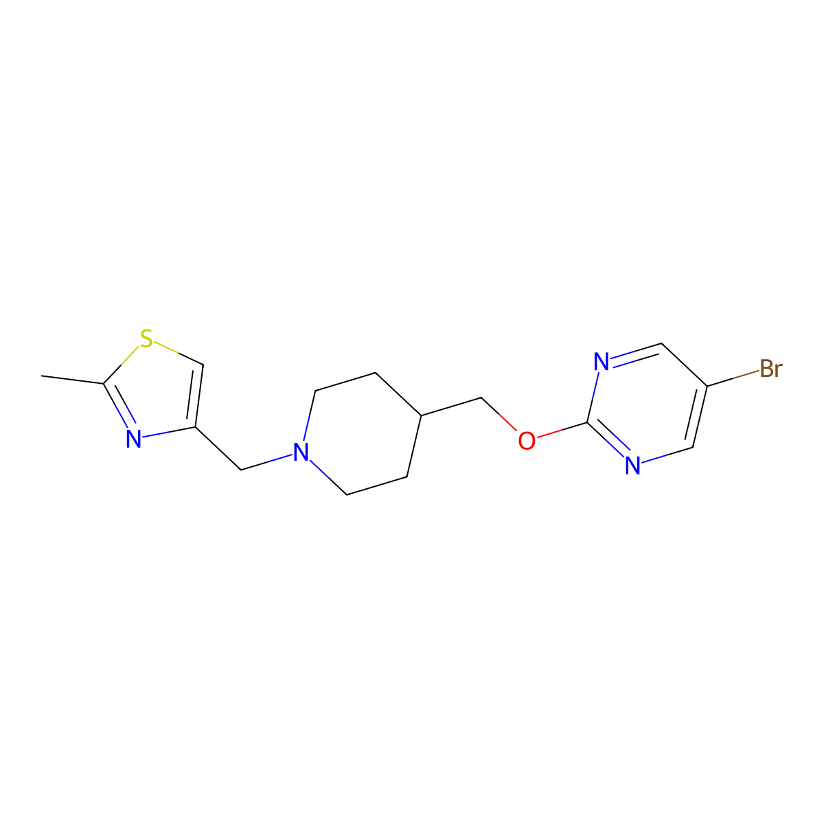 5-Bromo-2-({1-[(2-methyl-1,3-thiazol-4-yl)methyl]piperidin-4-yl}methoxy)pyrimidine molecular structure, CAS 2379975-81-0