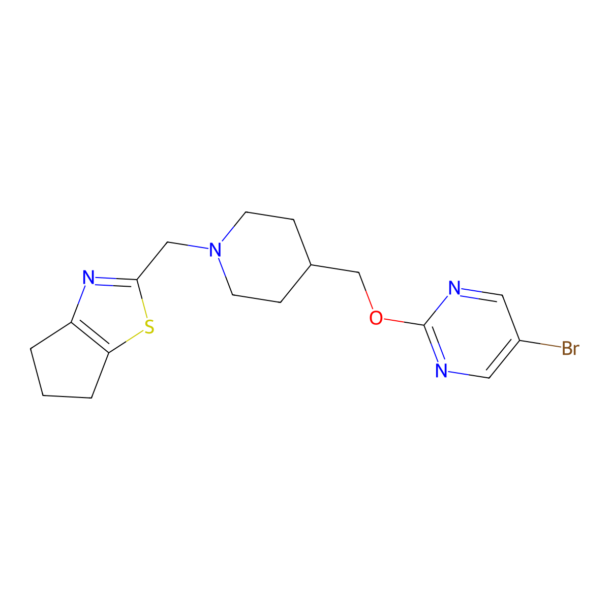 5-bromo-2-{[1-({4H,5H,6H-cyclopenta[d][1,3]thiazol-2-yl}methyl)piperidin-4-yl]methoxy}pyrimidine molecular structure, CAS 2379977-91-8
