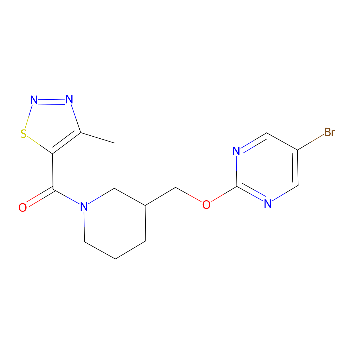 5-Bromo-2-{[1-(4-methyl-1,2,3-thiadiazole-5-carbonyl)piperidin-3-yl]methoxy}pyrimidine molecular structure, CAS 2380042-06-6