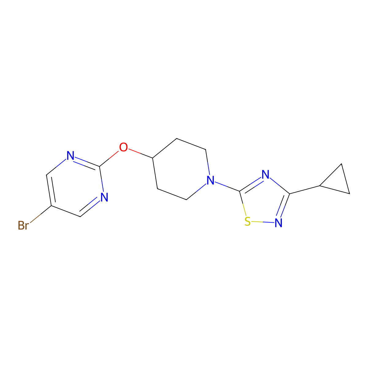 5-Bromo-2-{[1-(3-cyclopropyl-1,2,4-thiadiazol-5-yl)piperidin-4-yl]oxy}pyrimidine molecular structure, CAS 2380180-94-7