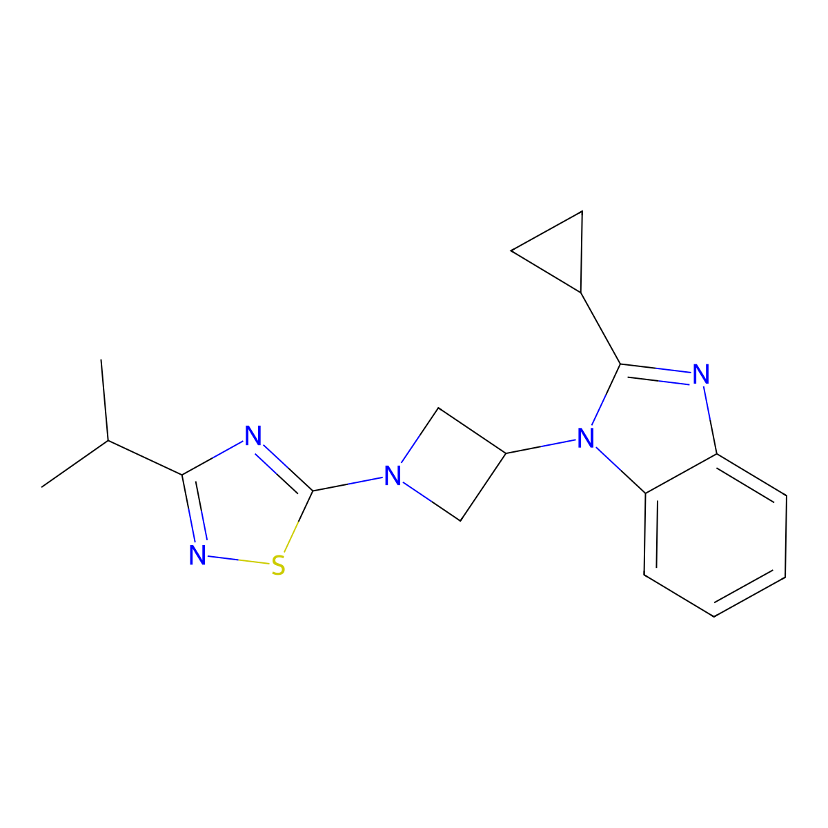 2-cyclopropyl-1-{1-[3-(propan-2-yl)-1,2,4-thiadiazol-5-yl]azetidin-3-yl}-1H-1,3-benzodiazole molecular structure, CAS 2415583-81-0