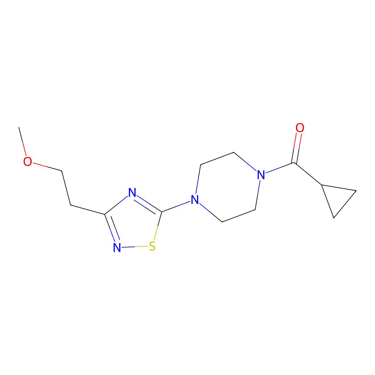 1-Cyclopropanecarbonyl-4-[3-(2-methoxyethyl)-1,2,4-thiadiazol-5-yl]piperazine molecular structure, CAS 2640822-73-5