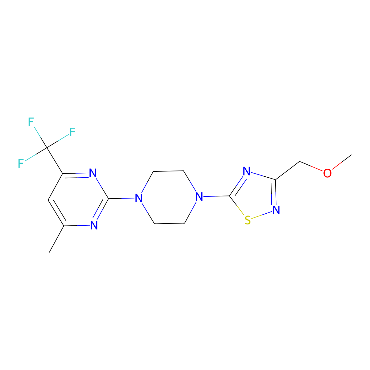 2-{4-[3-(Methoxymethyl)-1,2,4-thiadiazol-5-yl]piperazin-1-yl}-4-methyl-6-(trifluoromethyl)pyrimidine molecular structure, CAS 2640935-65-3