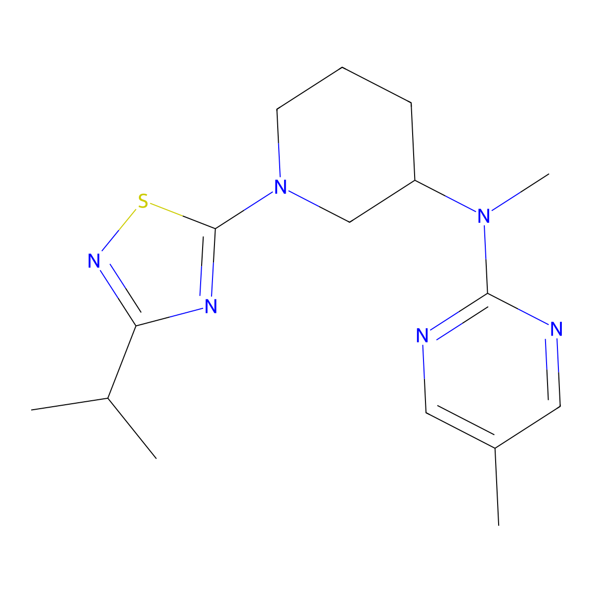 N,5-dimethyl-N-{1-[3-(propan-2-yl)-1,2,4-thiadiazol-5-yl]piperidin-3-yl}pyrimidin-2-amine molecular structure, CAS 2640935-67-5