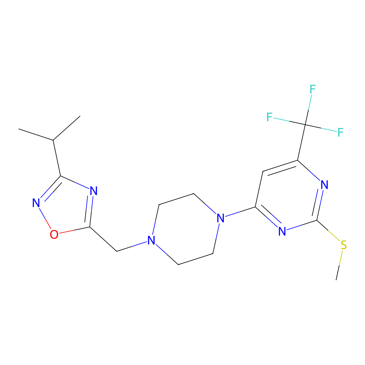 2-(Methylsulfanyl)-4-(4-{[3-(propan-2-yl)-1,2,4-oxadiazol-5-yl]methyl}piperazin-1-yl)-6-(trifluoromethyl)pyrimidine molecular structure, CAS 2640969-88-4