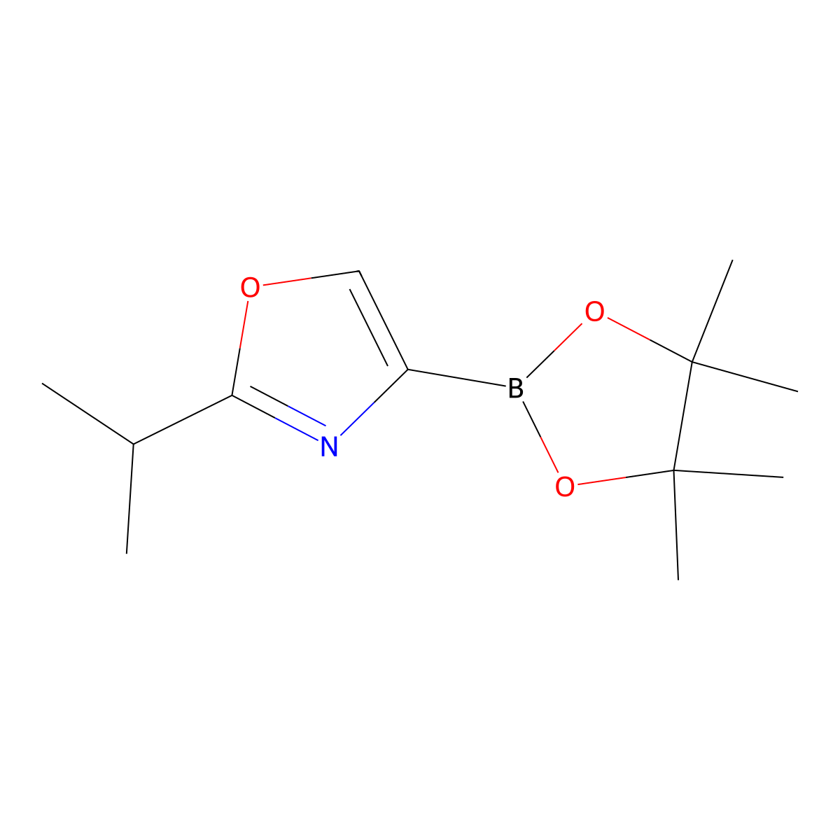 2-Isopropyl-4-(4,4,5,5-tetramethyl-1,3,2-dioxaborolan-2-yl)oxazole molecular structure, CAS 2710297-55-3