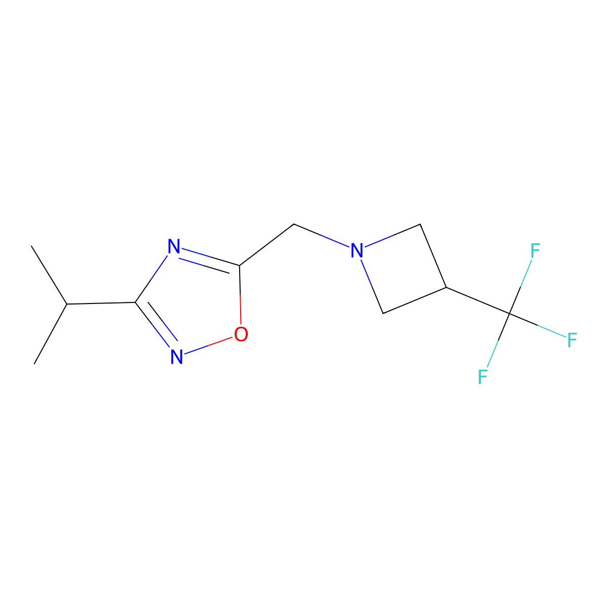 3-(Propan-2-yl)-5-{[3-(trifluoromethyl)azetidin-1-yl]methyl}-1,2,4-oxadiazole molecular structure, CAS 2770582-37-9