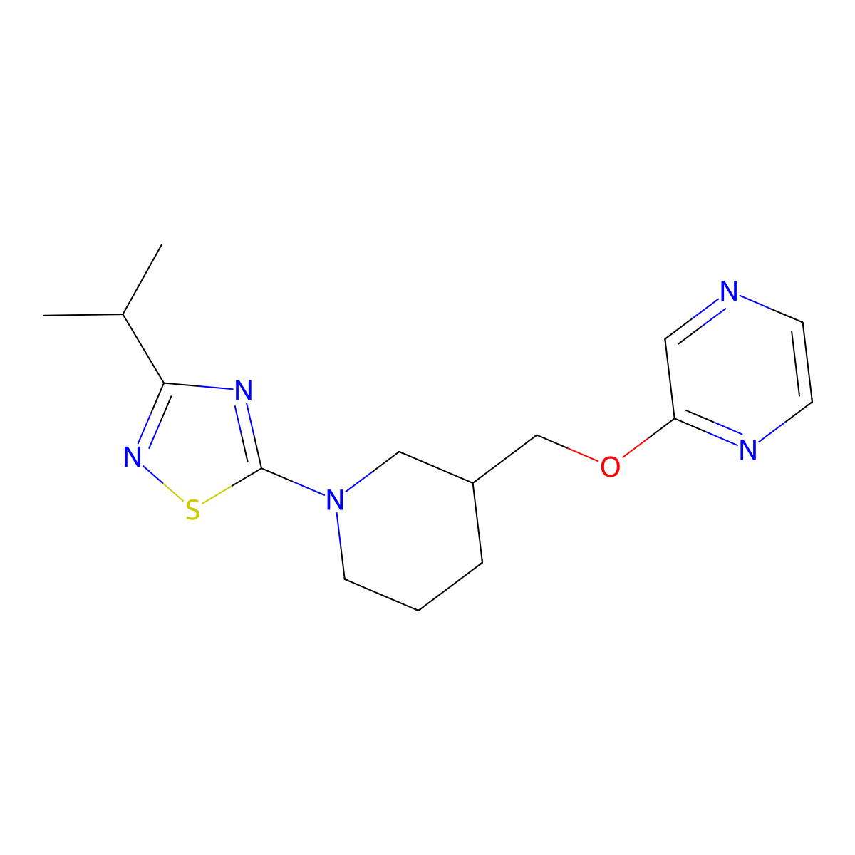 2-({1-[3-(Propan-2-yl)-1,2,4-thiadiazol-5-yl]piperidin-3-yl}methoxy)pyrazine molecular structure, CAS 2770596-06-8