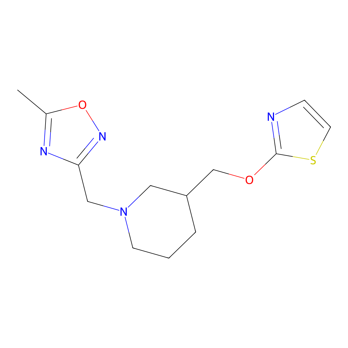 1-[(5-Methyl-1,2,4-oxadiazol-3-yl)methyl]-3-[(1,3-thiazol-2-yloxy)methyl]piperidine molecular structure, CAS 2770635-66-8