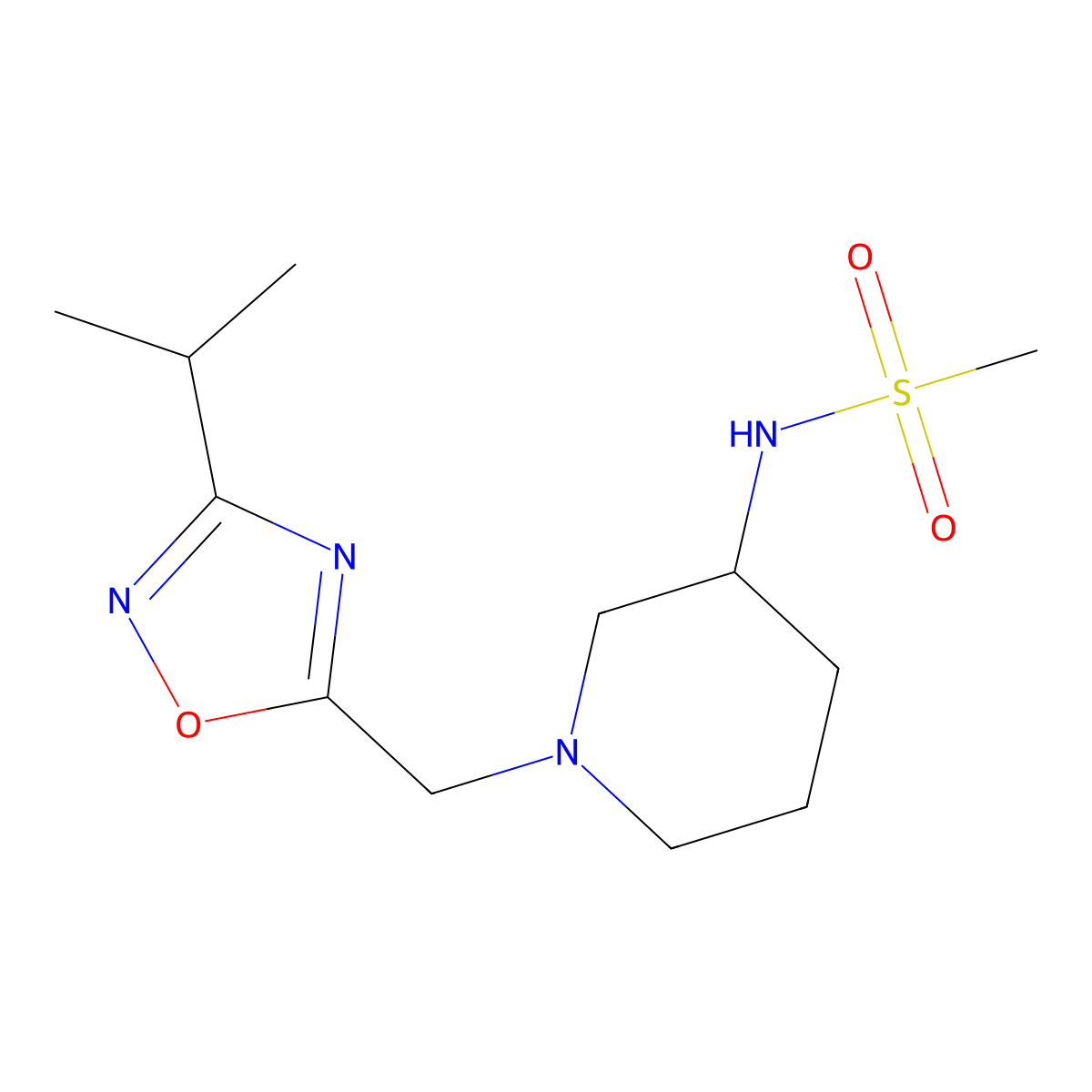 N-(1-{[3-(propan-2-yl)-1,2,4-oxadiazol-5-yl]methyl}piperidin-3-yl)methanesulfonamide molecular structure, CAS 2770638-66-7
