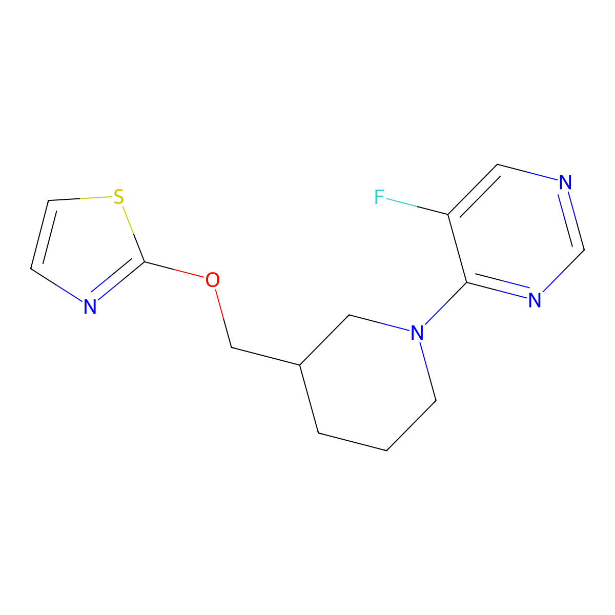 5-Fluoro-4-{3-[(1,3-thiazol-2-yloxy)methyl]piperidin-1-yl}pyrimidine molecular structure, CAS 2877687-64-2