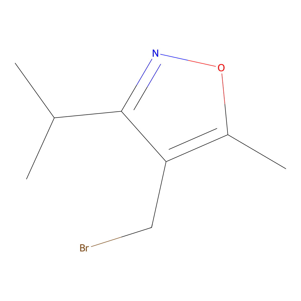 4-(Bromomethyl)-5-methyl-3-(propan-2-yl)-1,2-oxazole molecular structure, CAS 3017272-26-0