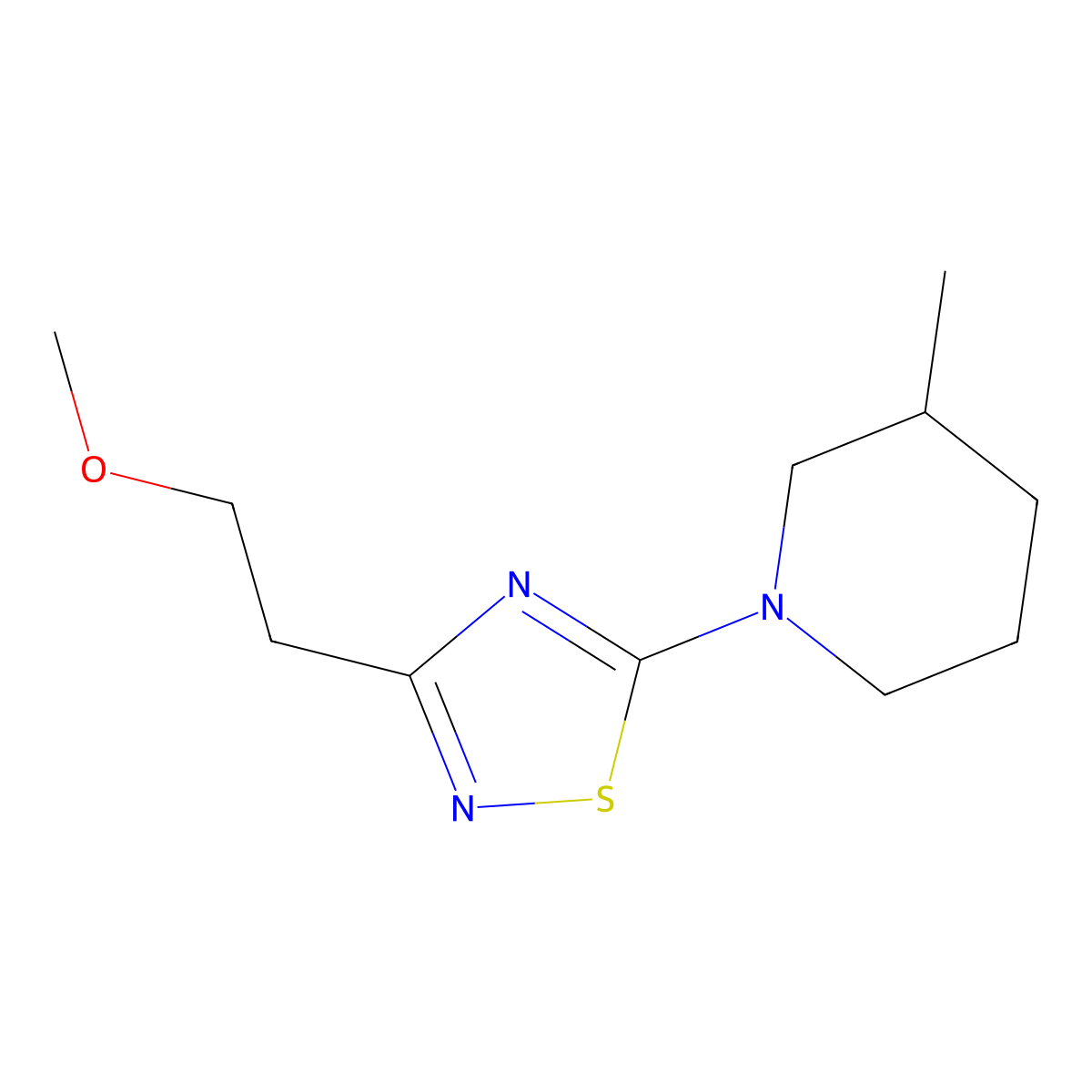 1-[3-(2-Methoxyethyl)-1,2,4-thiadiazol-5-yl]-3-methylpiperidine molecular structure, CAS 3054639-43-6