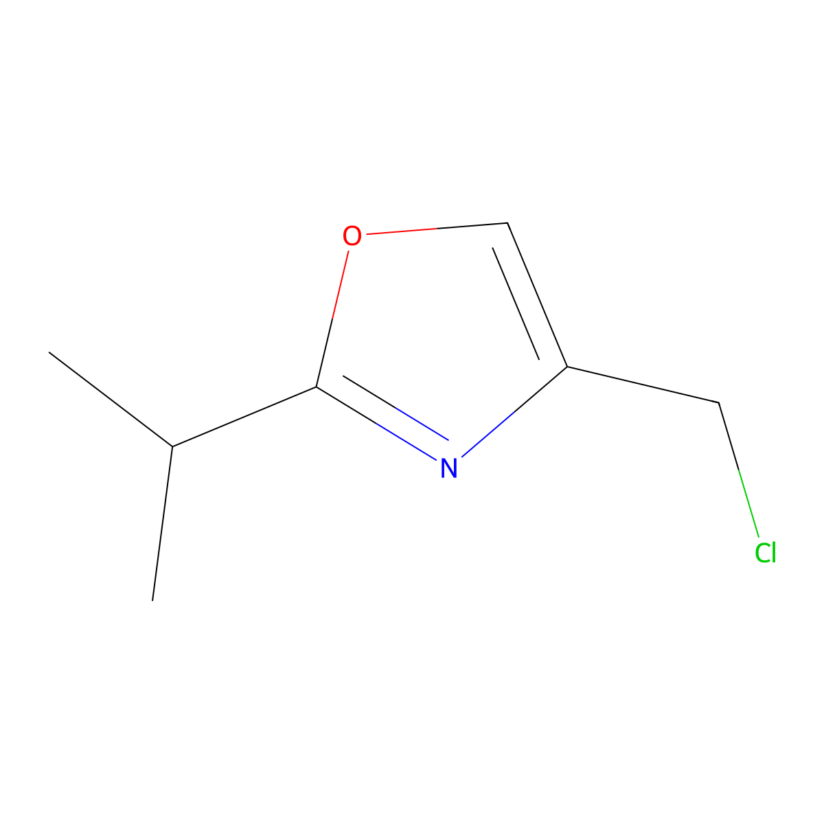 4-(Chloromethyl)-2-(propan-2-yl)-1,3-oxazole molecular structure, CAS 39624-97-0